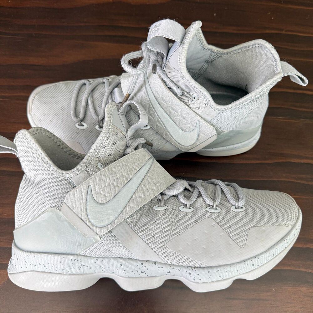 Size 9 - Nike Lebron XIV 14 Men Silver White Reflective Grey James 852405-007 C4